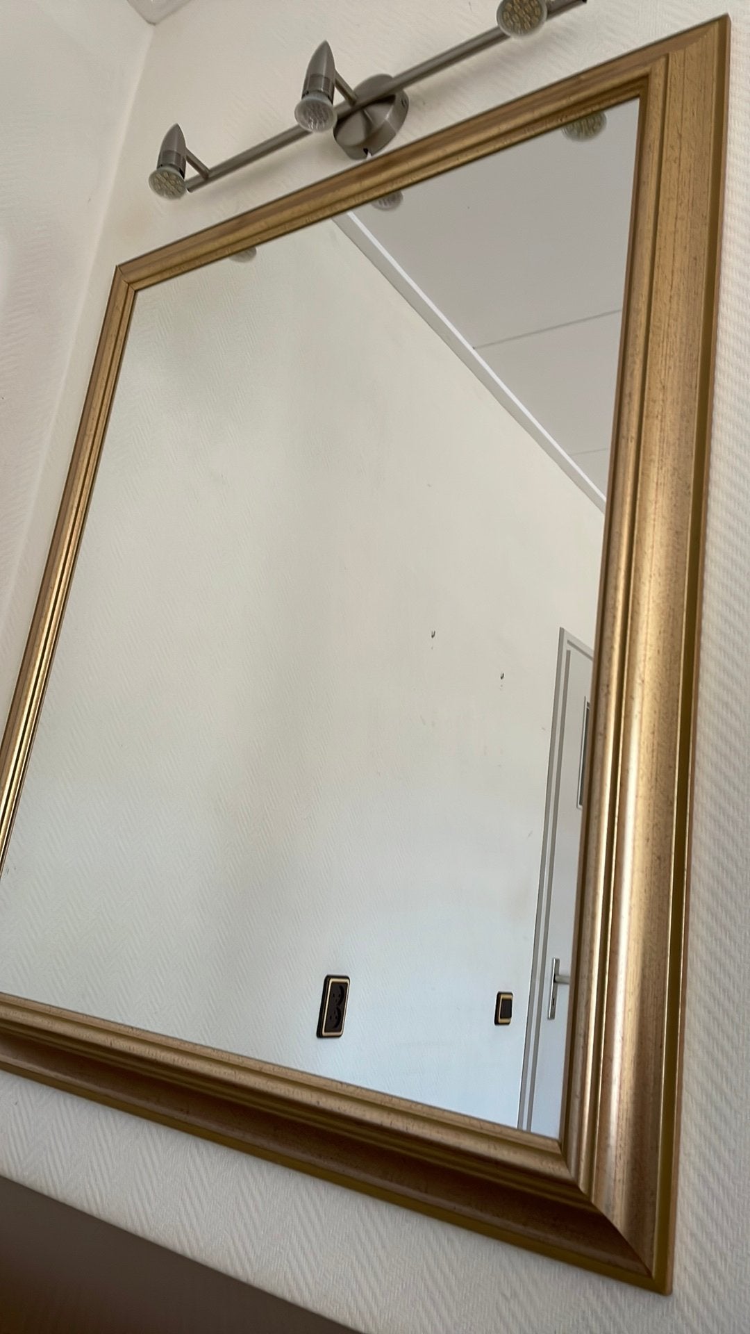 Grote spiegel met gouden lijst, Huis en Inrichting, Ophalen, Gebruikt, 100 tot 150 cm, 75 tot 100 cm