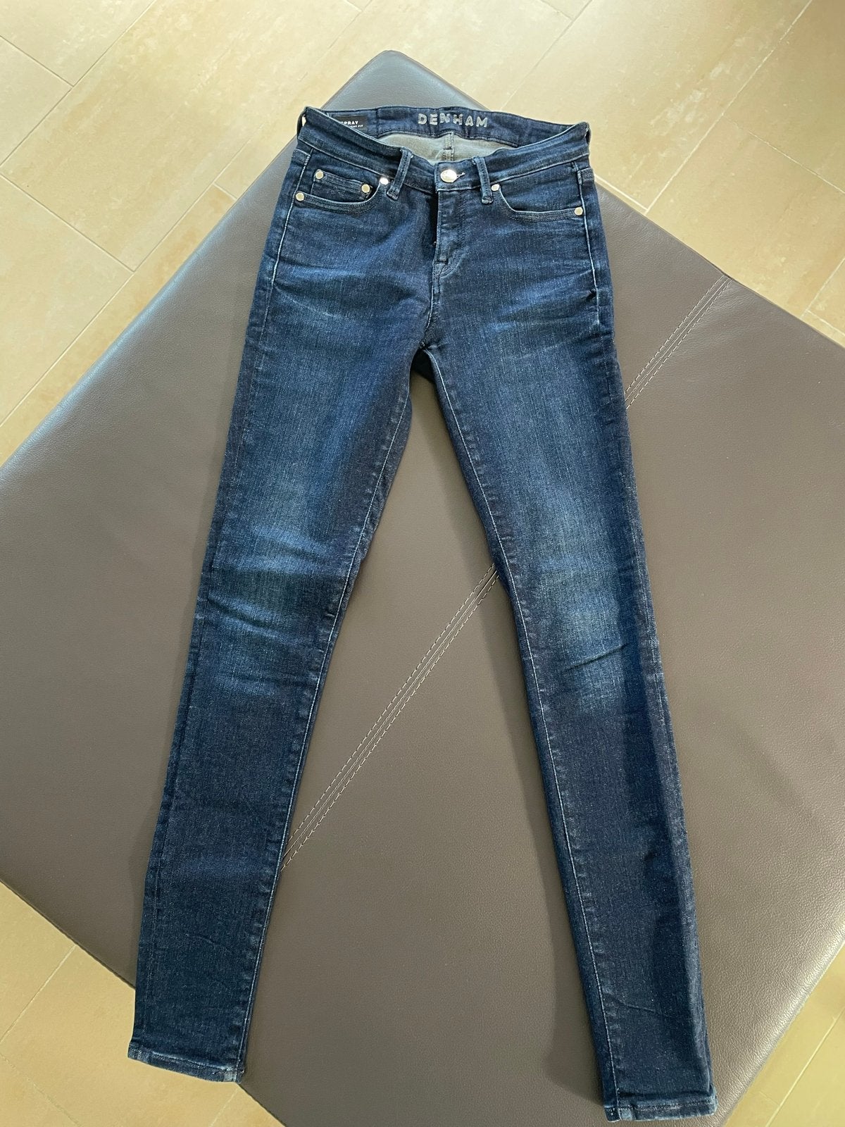 Denham Spray Supertight Fit Jeans W26 L30, Ophalen of Verzenden, Zo goed als nieuw, Blauw, W27 (confectie 34) of kleiner
