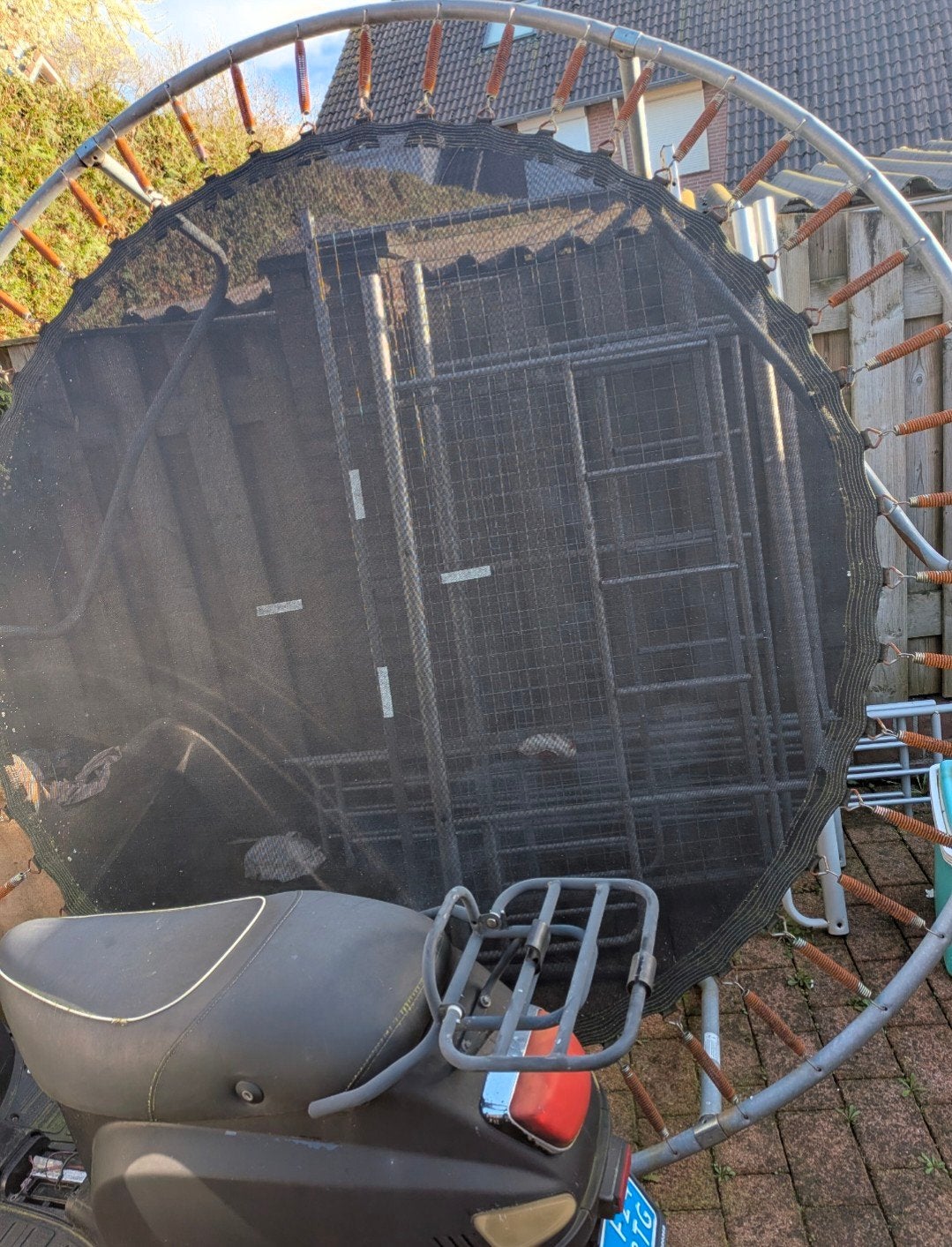 Trampoline gratis, Ophalen