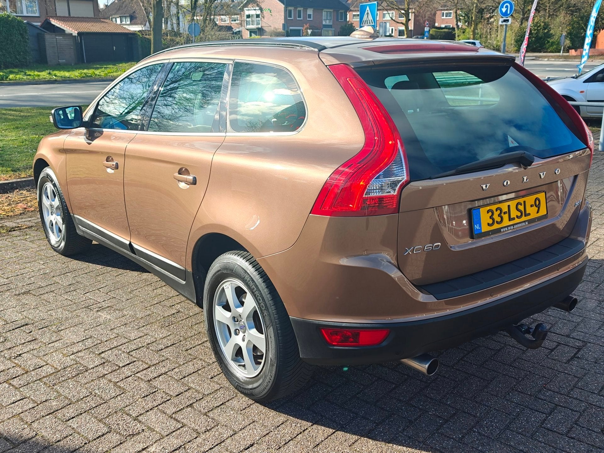 Volvo XC60 2.0T Momentum | Trekhaak | Elekt. achterklep | Au, Euro 5, Zwart, 4 cilinders, Bruin