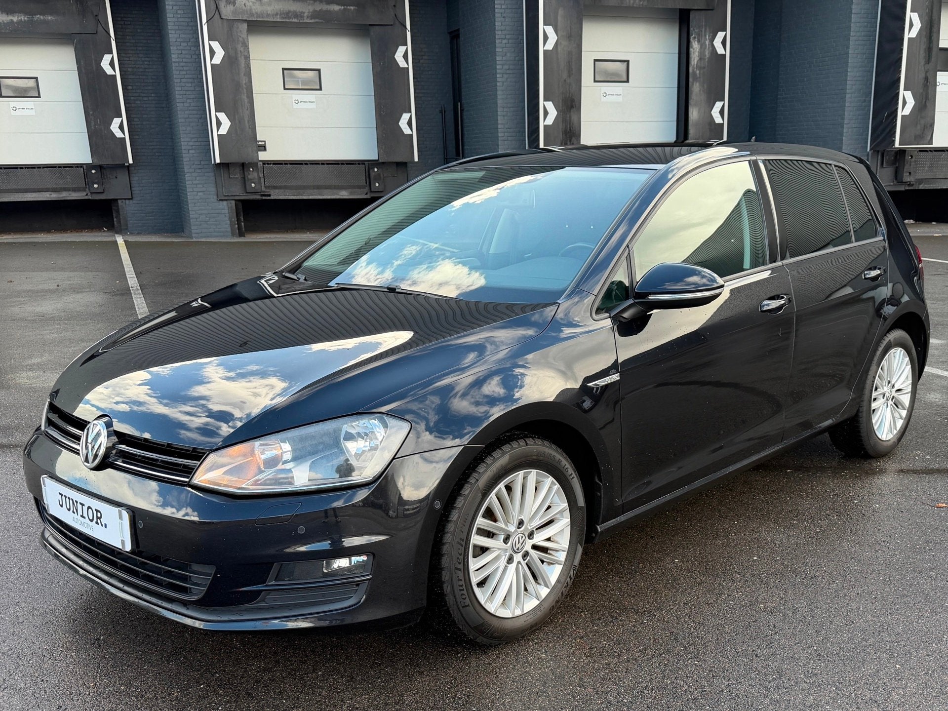 Volkswagen Golf 1.4 TSI Highline AUTOMAAT/CRUISE/PDC/LMV/STO, Auto's, Euro 5, Stof, Gebruikt, Zwart