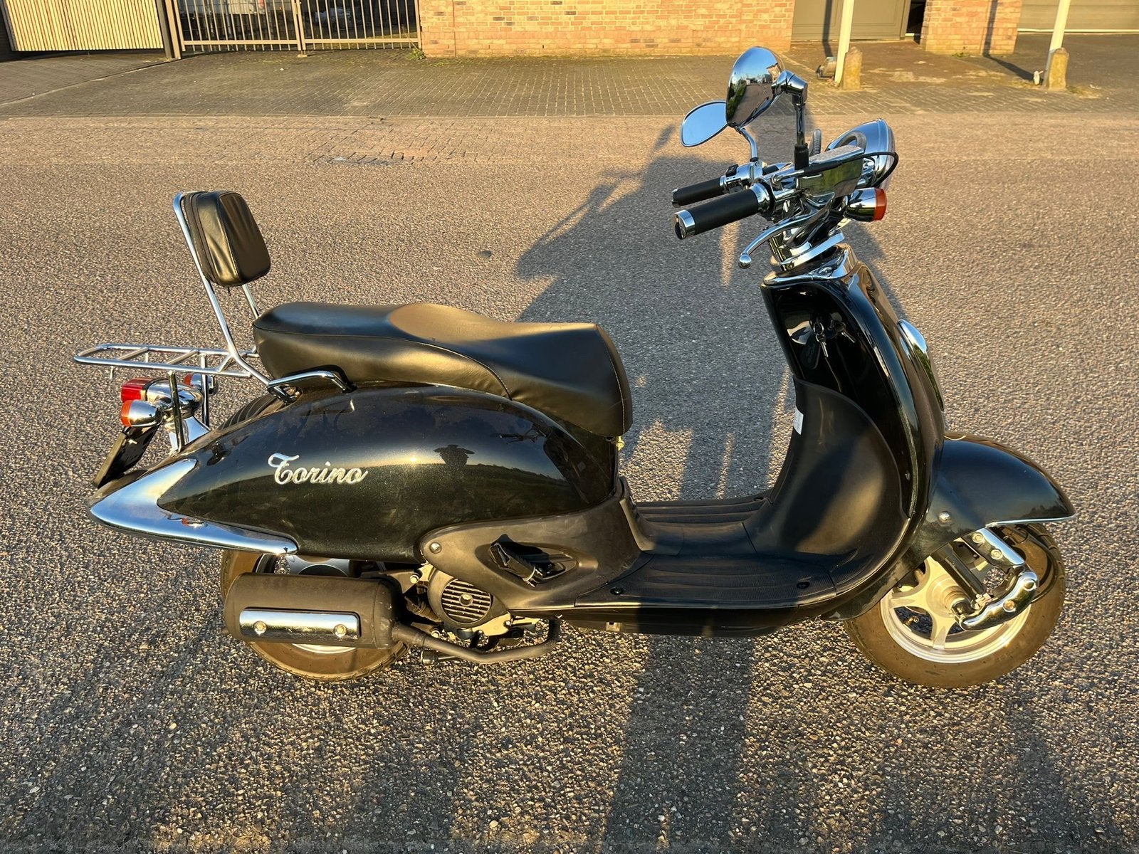 Torino Scooter - Zwart, Zo goed als nieuw, Ophalen, Zo goed als nieuw, Maximaal 25 km/u, Benzine