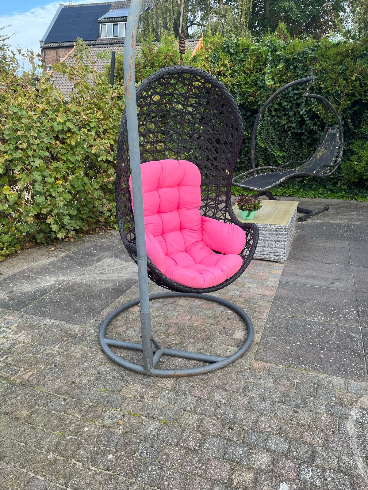 Hangstoel met roze kussen, Tuin en Terras, Ophalen of Verzenden, Gebruikt, Wicker
