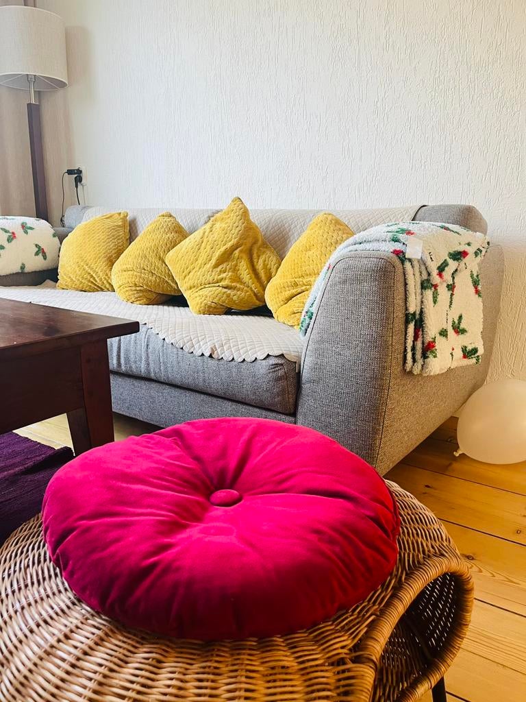 Sofa with Ikea stools, pillows, sofa cover, Ophalen of Verzenden, Zo goed als nieuw