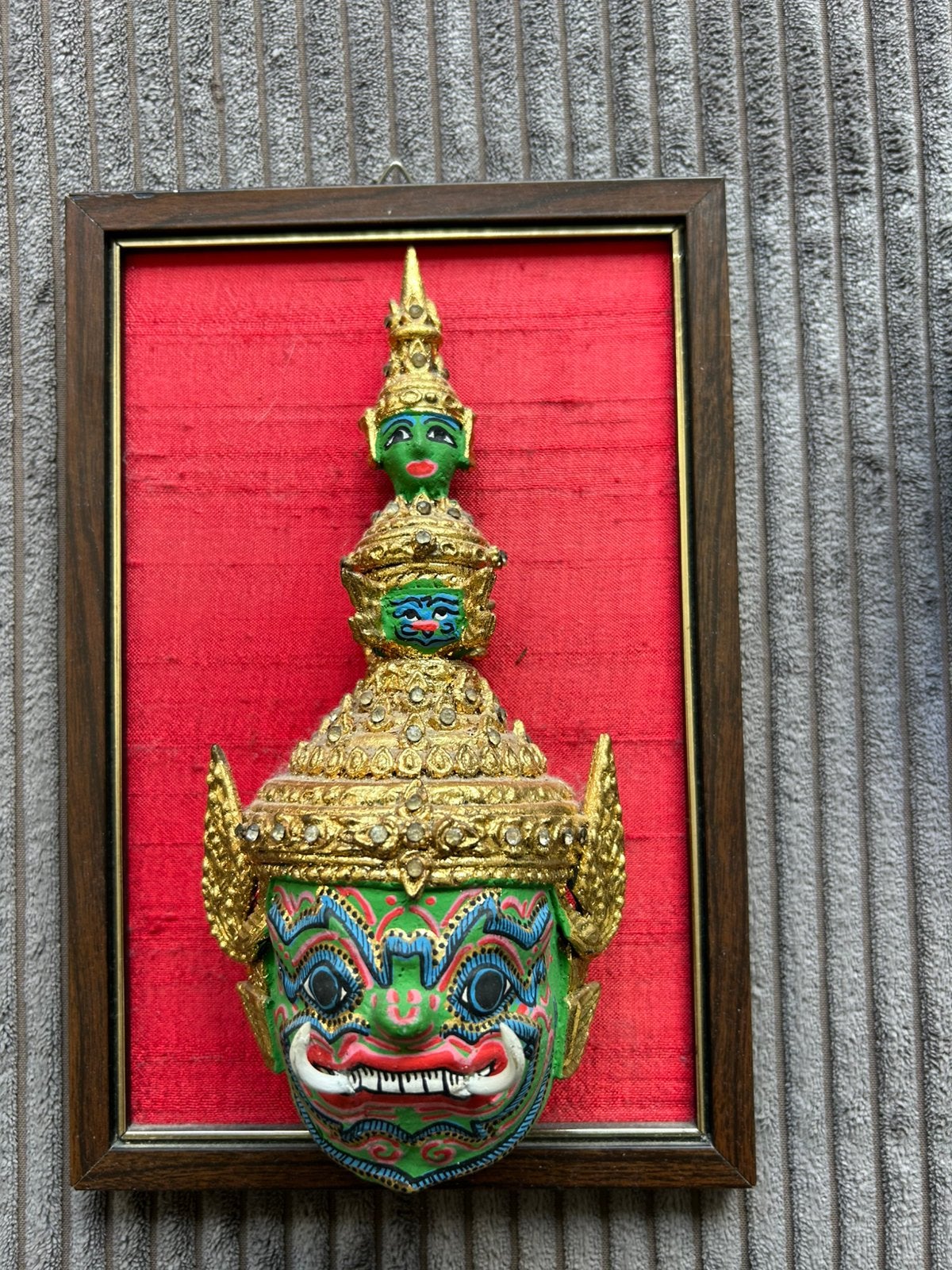 Mooi masker Indonesië, Ophalen