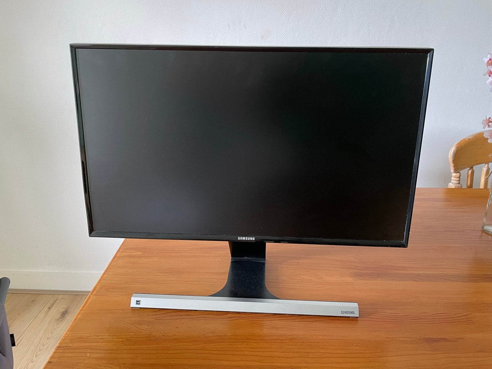 Samsung S24D590L Monitor - Full HD, 2x HDMI, VGA, Ophalen, HDMI, Full HD, Zo goed als nieuw