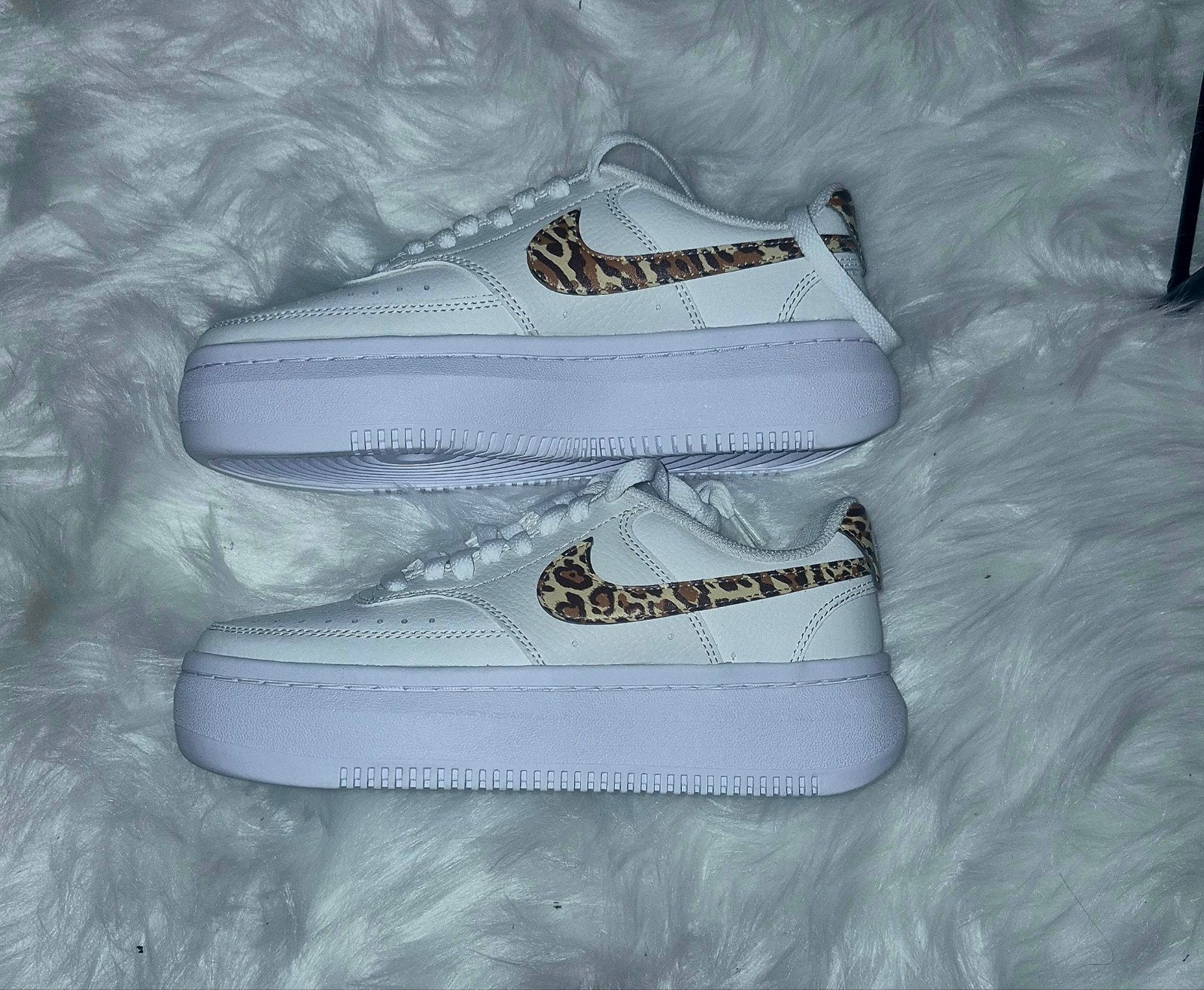 Nike Court Vision Alta Platform Sneakers Wit Panterprint, Kleding | Dames, Schoenen, Ophalen, Wit, Nike, Sneakers of Gympen