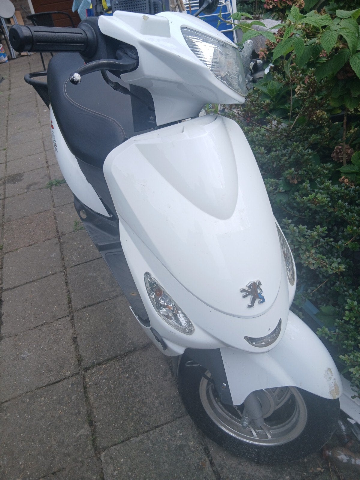 Gezocht: Peugeot V-Clic donor scooter, Fietsen en Brommers, Ophalen of Verzenden, Gebruikt, Benzine, Peugeot