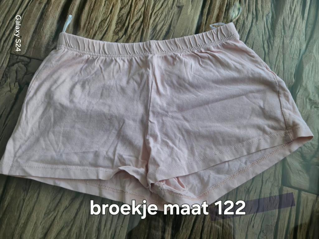 Roze shortje maat 122, Kinderen en Baby's, Kinderkleding | Maat 122, Broek, Gebruikt, Meisje, Ophalen of Verzenden