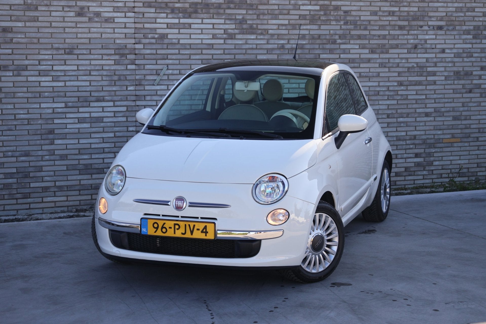 Fiat 500 1.2 Lounge * PANORAMA * AUTOMAAT * CLIMATE CONTROLE, Auto's, Euro 5, Stof, Gebruikt, 4 cilinders