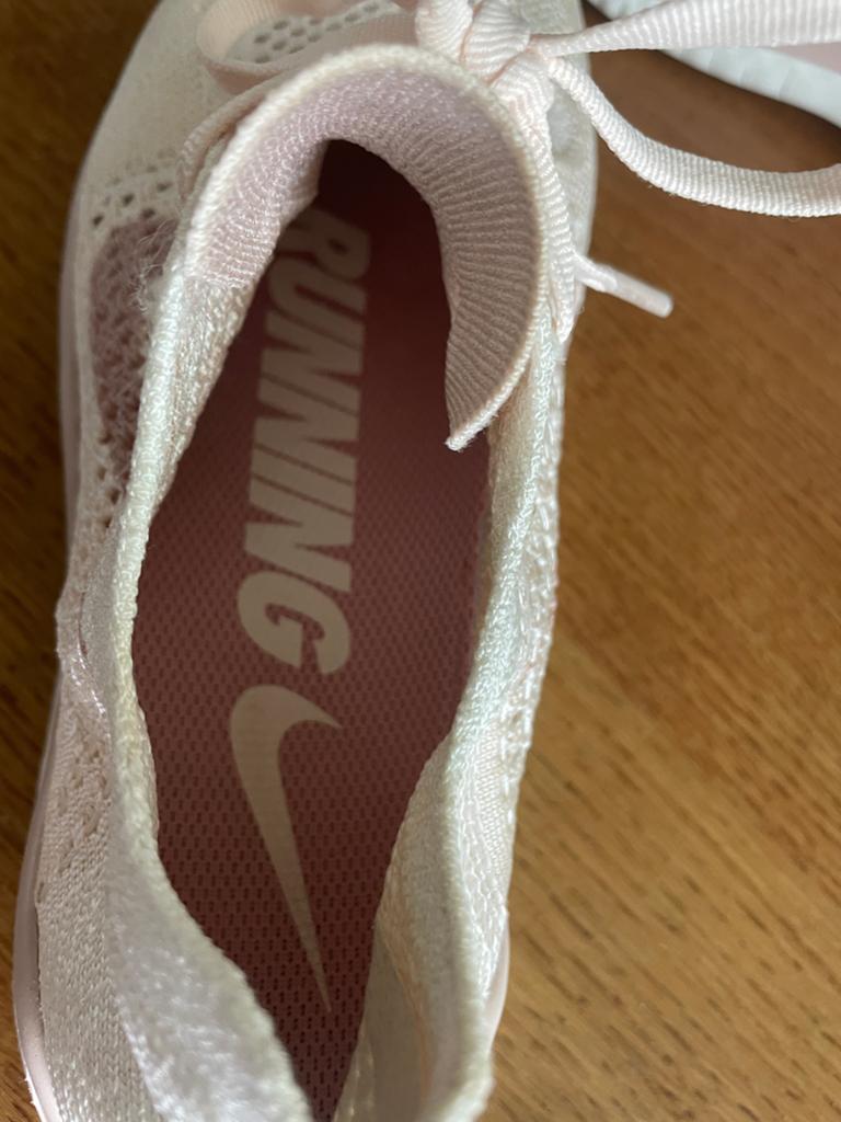 Nike Free Run lichtroze hardloopschoenen - maat 39, Ophalen of Verzenden, Gedragen, Roze, Sportschoenen
