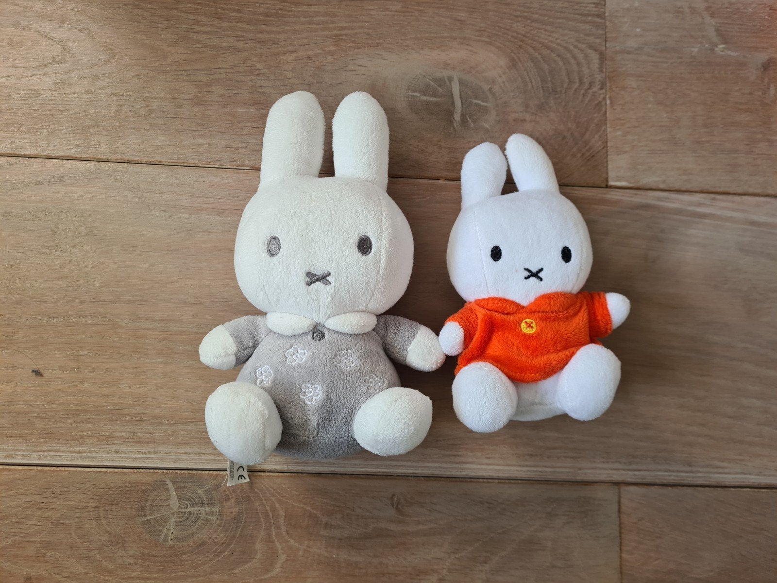 Set van 2 Nijntje knuffels - grijs en oranje, Overige merken, Grijs, Nijntje, Ophalen of Verzenden