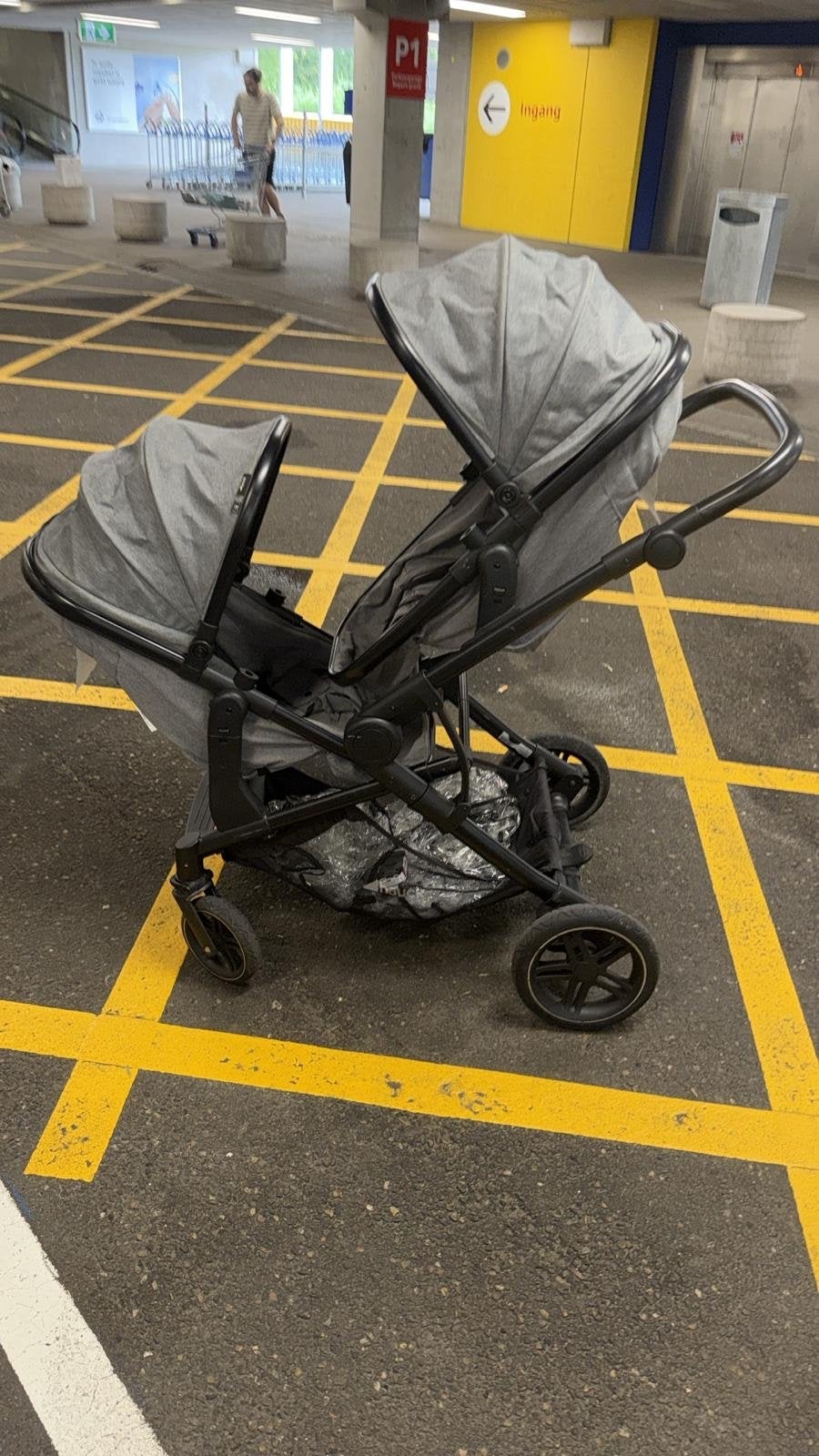 Hauck Atlantic Twin tweeling kinderwagen met accessoires, Zo goed als nieuw, Verstelbare duwstang, Ophalen, Kinderwagen