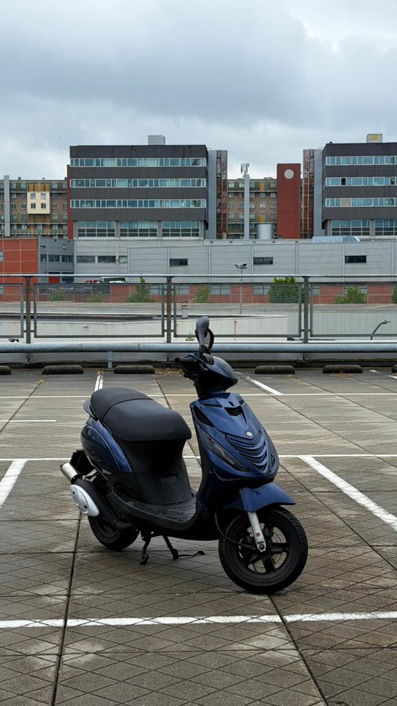 Piaggio Zip 70cc 2t met een nieuwe cito er op!, Ophalen, Zo goed als nieuw, Tweetakt, Zip