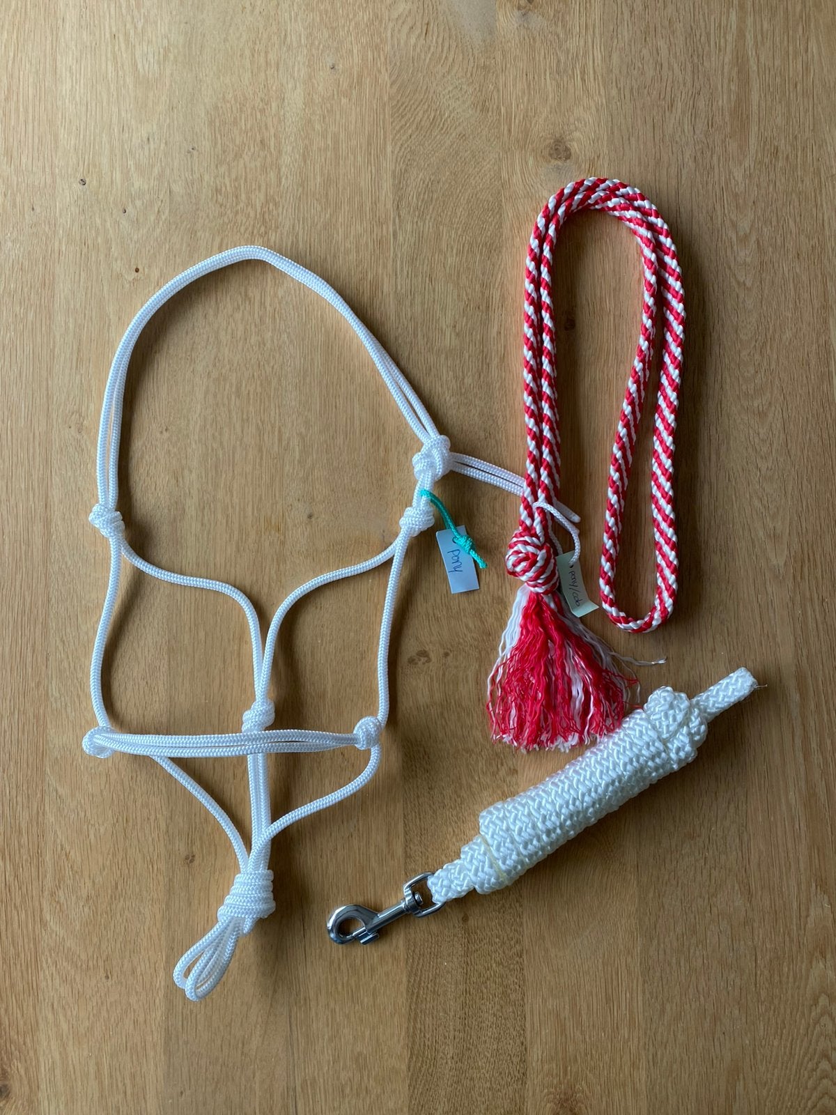 Nieuwe set: touwhaster, neckrope, touw Wit Rood maat pony, Dieren en Toebehoren, Ophalen of Verzenden, Zo goed als nieuw