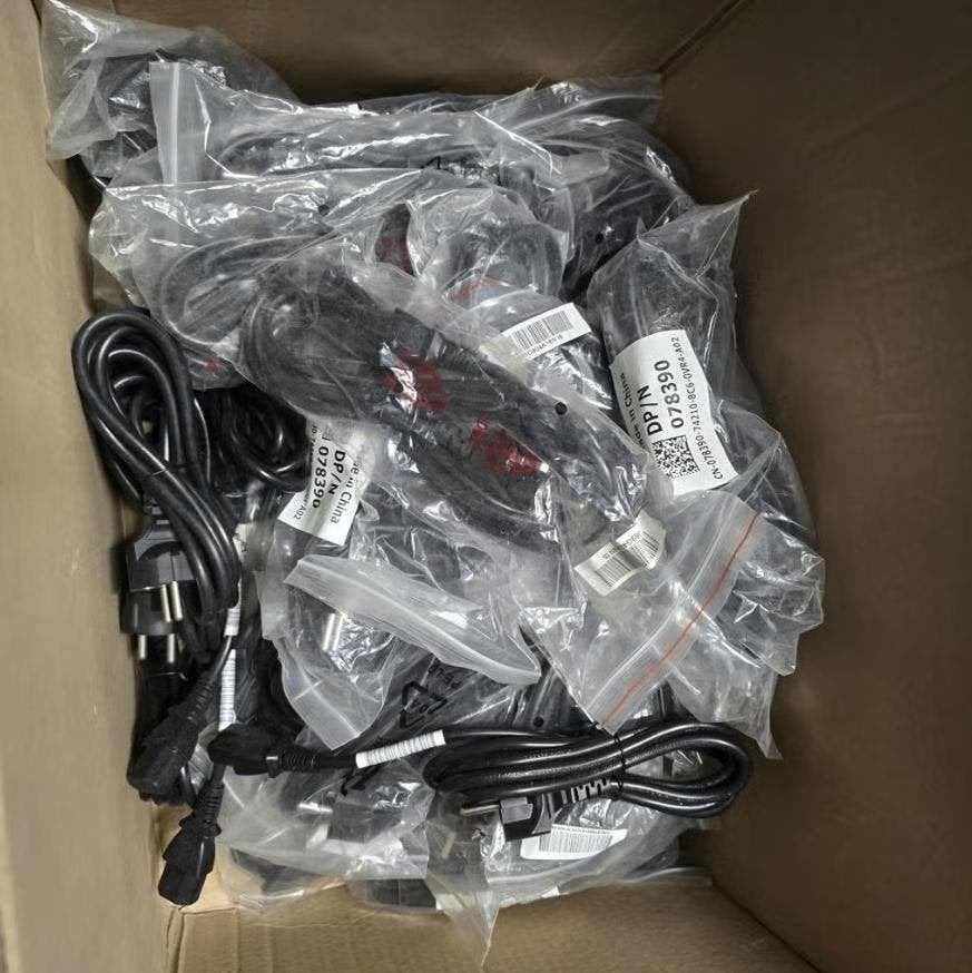NIEUW SEALED 100x C13 aansluitsnoer, Doe-het-zelf en Verbouw, Elektra en Kabels, Ophalen of Verzenden, Gebruikt, Kabel of Snoer