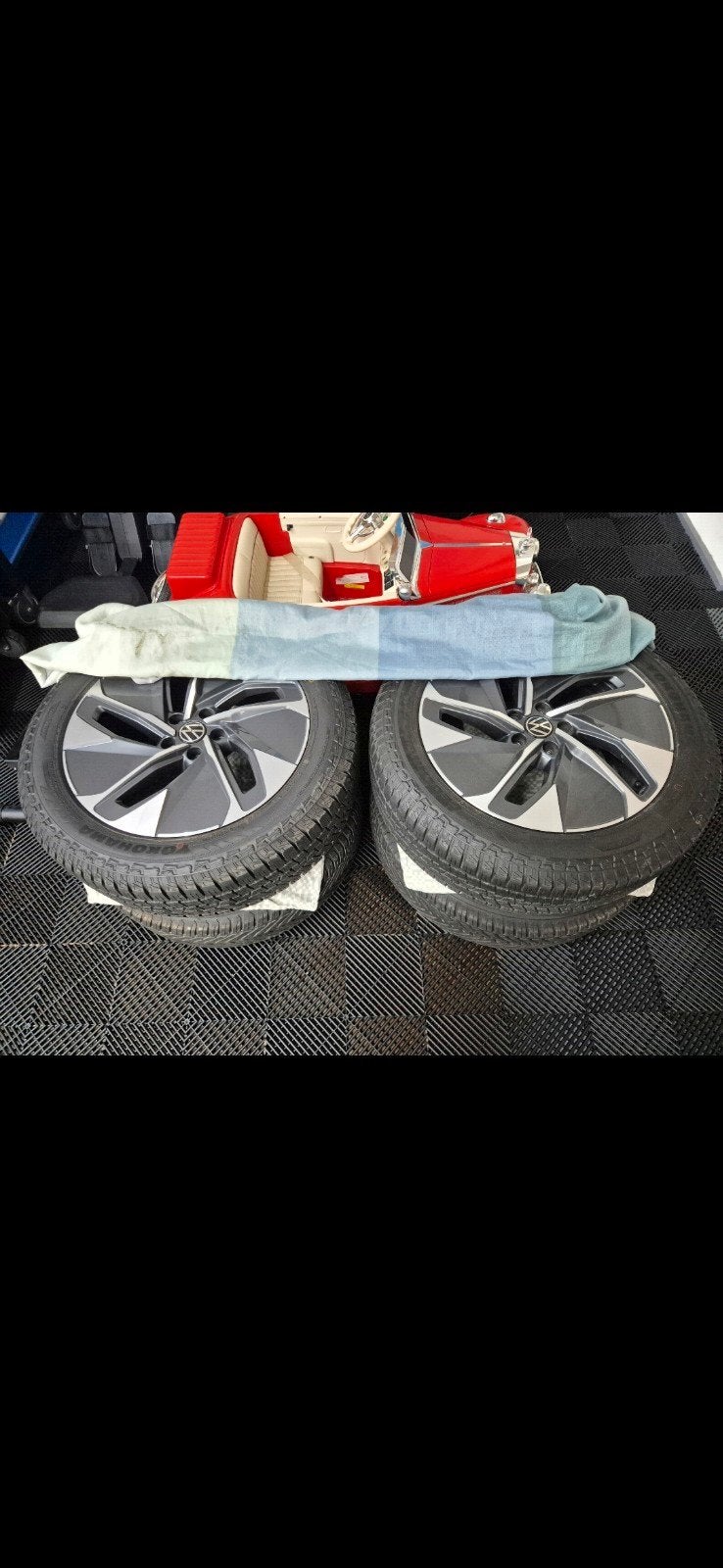 VW ID.4 19 inch All Season Banden en Velgen, Auto-onderdelen, Gebruikt, Banden en Velgen, 235 mm, All Season