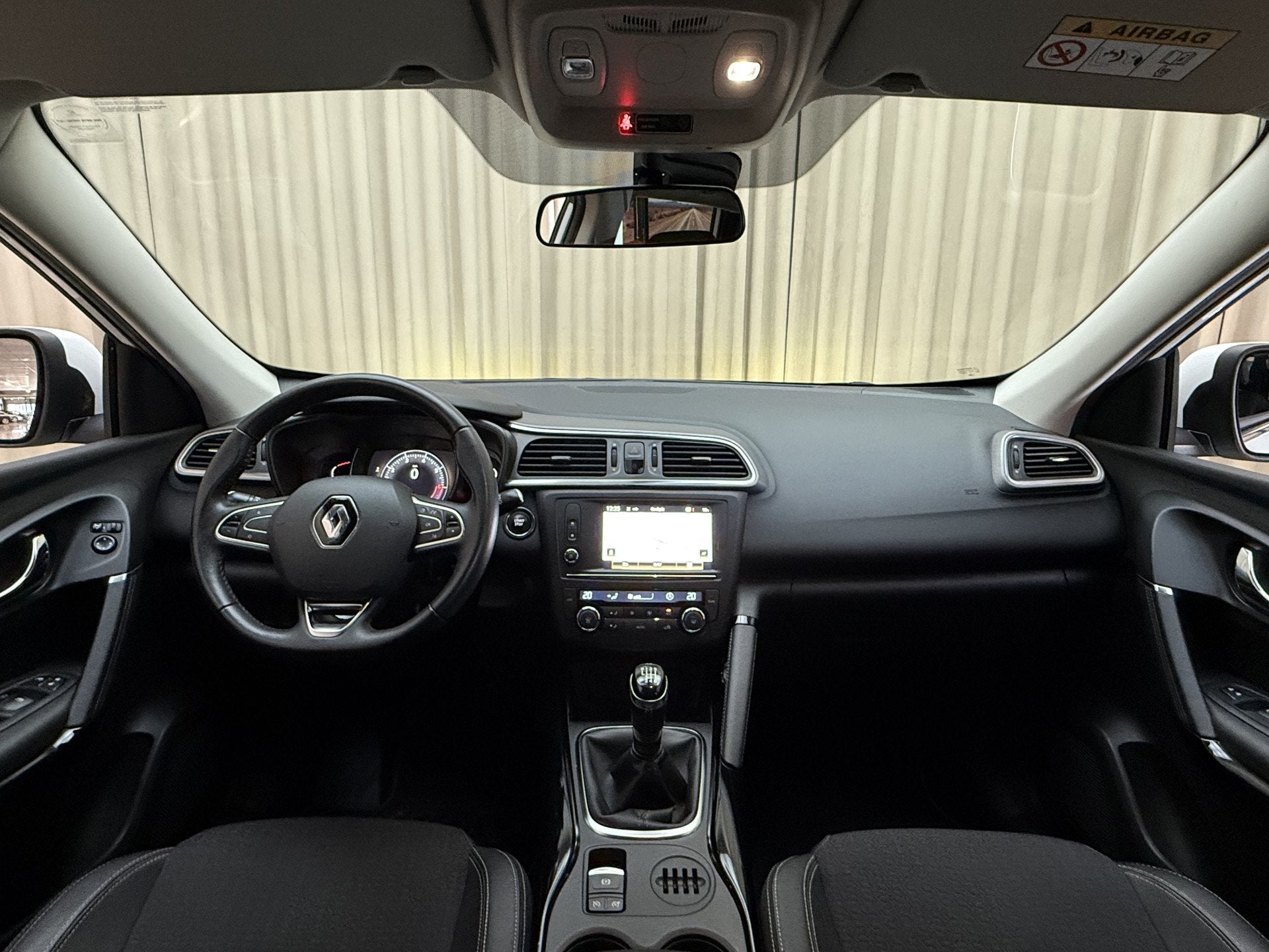 Renault Kadjar 1.2 TCe Bose 1/2 Leder / Stoelverwarming / Na, Voorwielaandrijving, Kadjar, 4 cilinders, Wit