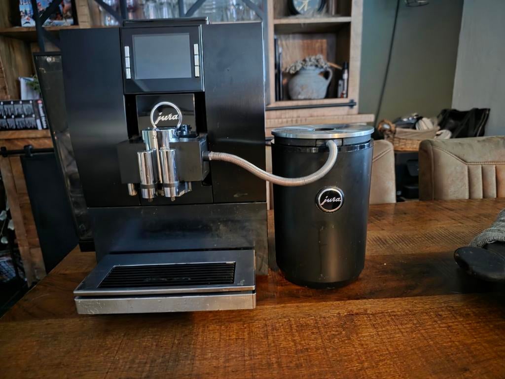 Jura Z6 met melkkoeler - Perfect onderhouden, Witgoed en Apparatuur, Koffiezetapparaten, Ophalen of Verzenden, Zo goed als nieuw