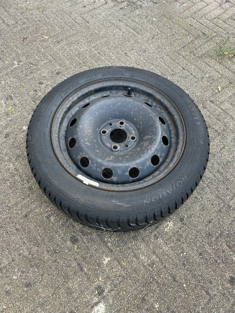 Winterbanden met velgen voor Fiat 500 - 185/55 R15, Auto-onderdelen, Banden en Velgen, Ophalen, Gebruikt, 15 inch, Banden en Velgen