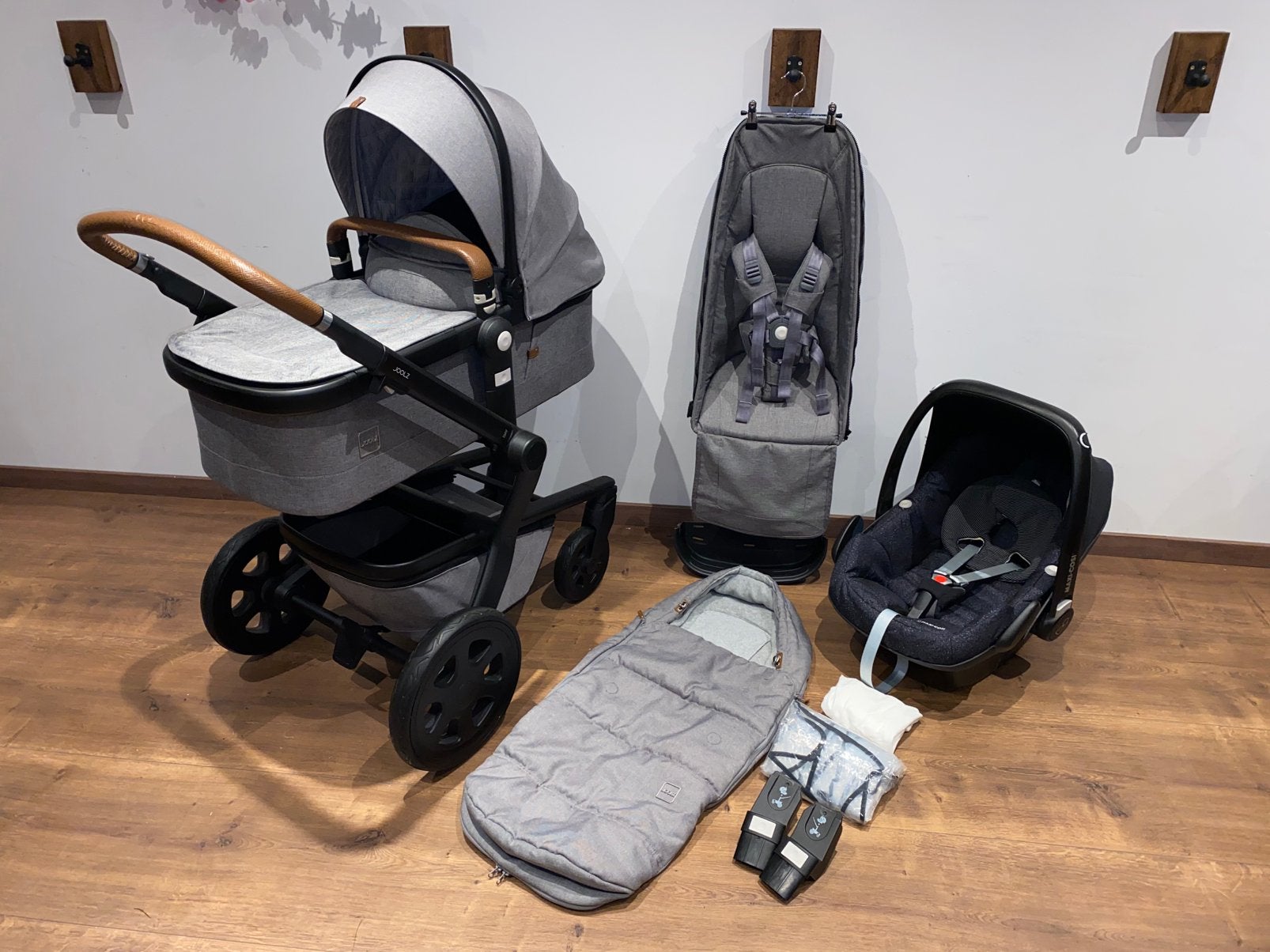 Joolz Day3/+ Special Edition Grey 3in1 Kinderwagen + Extra’s, Kinderen en Baby's, Buggy's, Joolz, Zo goed als nieuw, Eikenlaan 76 Spijkenisse
