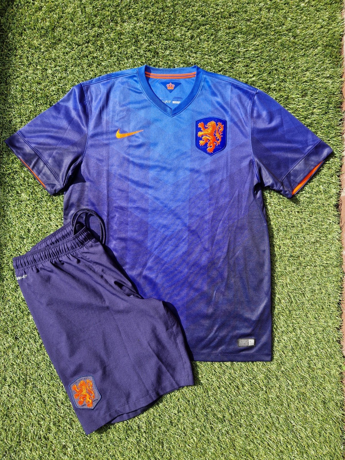 Nederlands elftal tenue 2014 KNVB Oranje shirt + broekje L, Maat 52/54 (L), Blauw, Nike, Ophalen of Verzenden