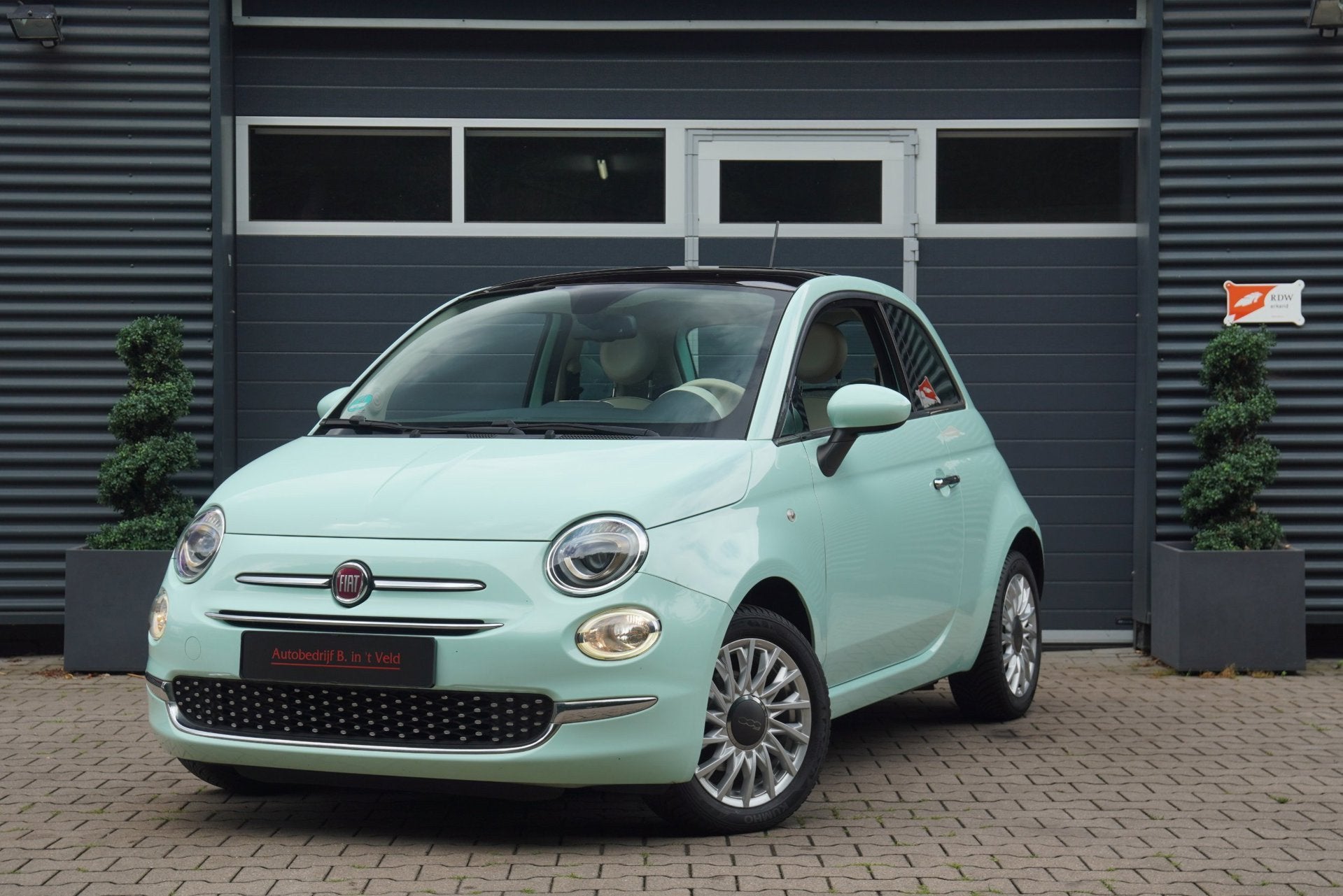 Fiat 500 1.2 Lounge PANO CLIMA PDC BLUETOOTH LED, Auto's, Voorwielaandrijving, Gebruikt, 4 cilinders, 840 kg