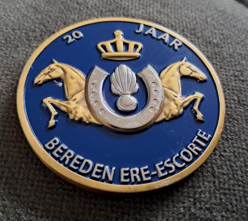 Coin bereden ere escorte kmar, Verzamelen, Ophalen of Verzenden, Landmacht, Nederland, Embleem of Badge