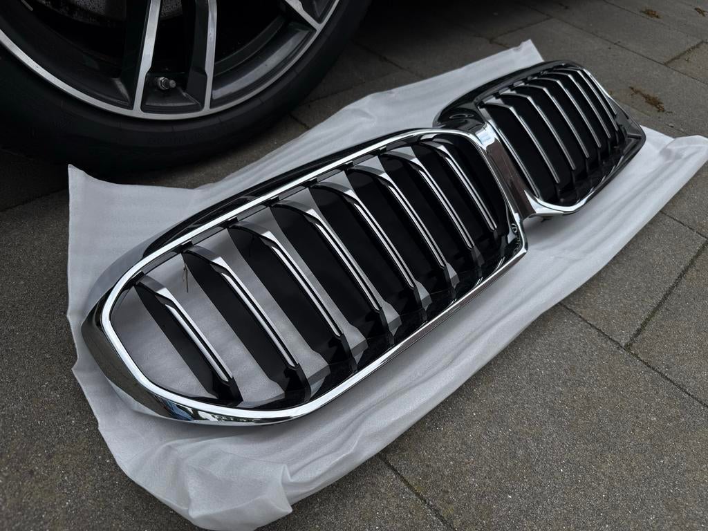 BMW 530e G31 LCI Grill Chrome - Origineel (G30 G31 G38 LCI), Auto-onderdelen, Gebruikt, Voor, Ophalen of Verzenden, Bumper