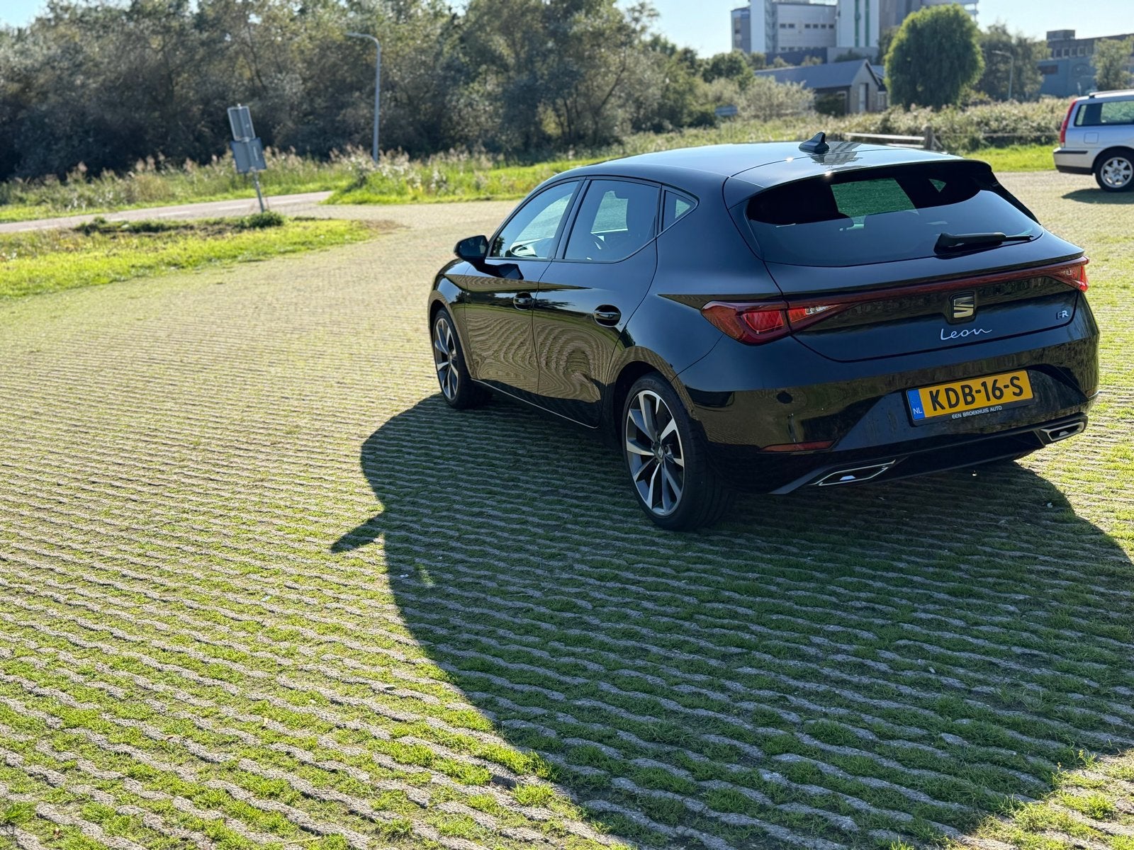 Seat Leon 1.5 Etsi 150pk Dsg-7 2021 Zwart, Auto's, Lichtsensor, 1498 cc, Zwart, 4 cilinders
