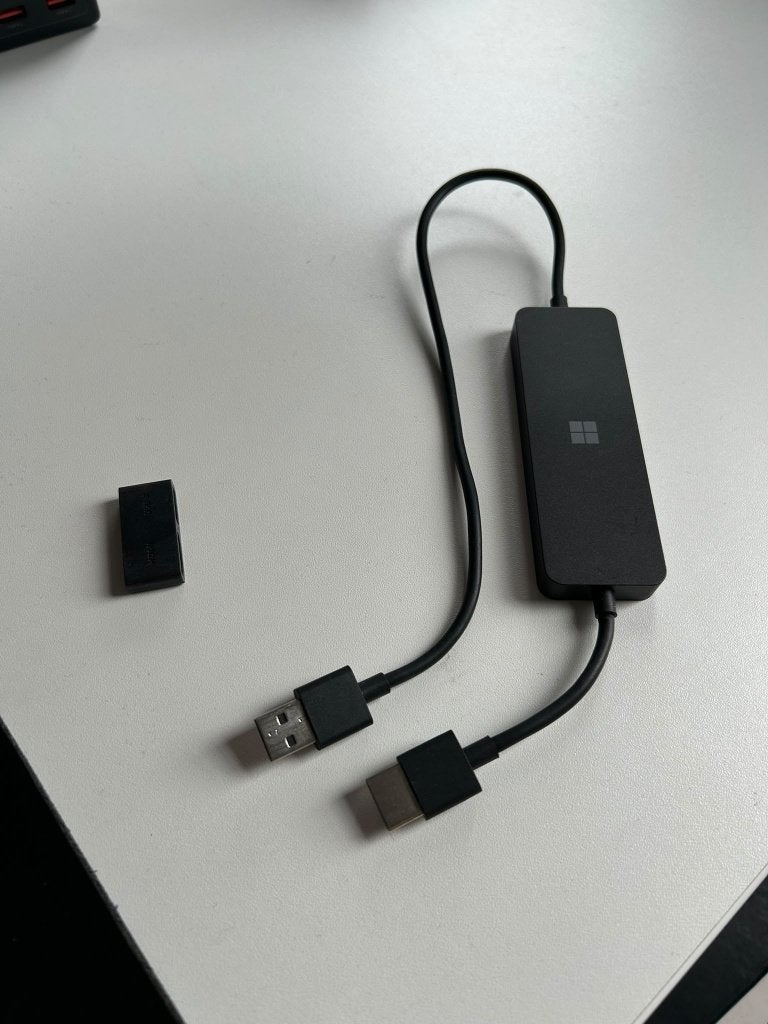 Microsoft 4K wireless display adapter v3, Ophalen of Verzenden, Zo goed als nieuw, Minder dan 2 meter, Overige kabels