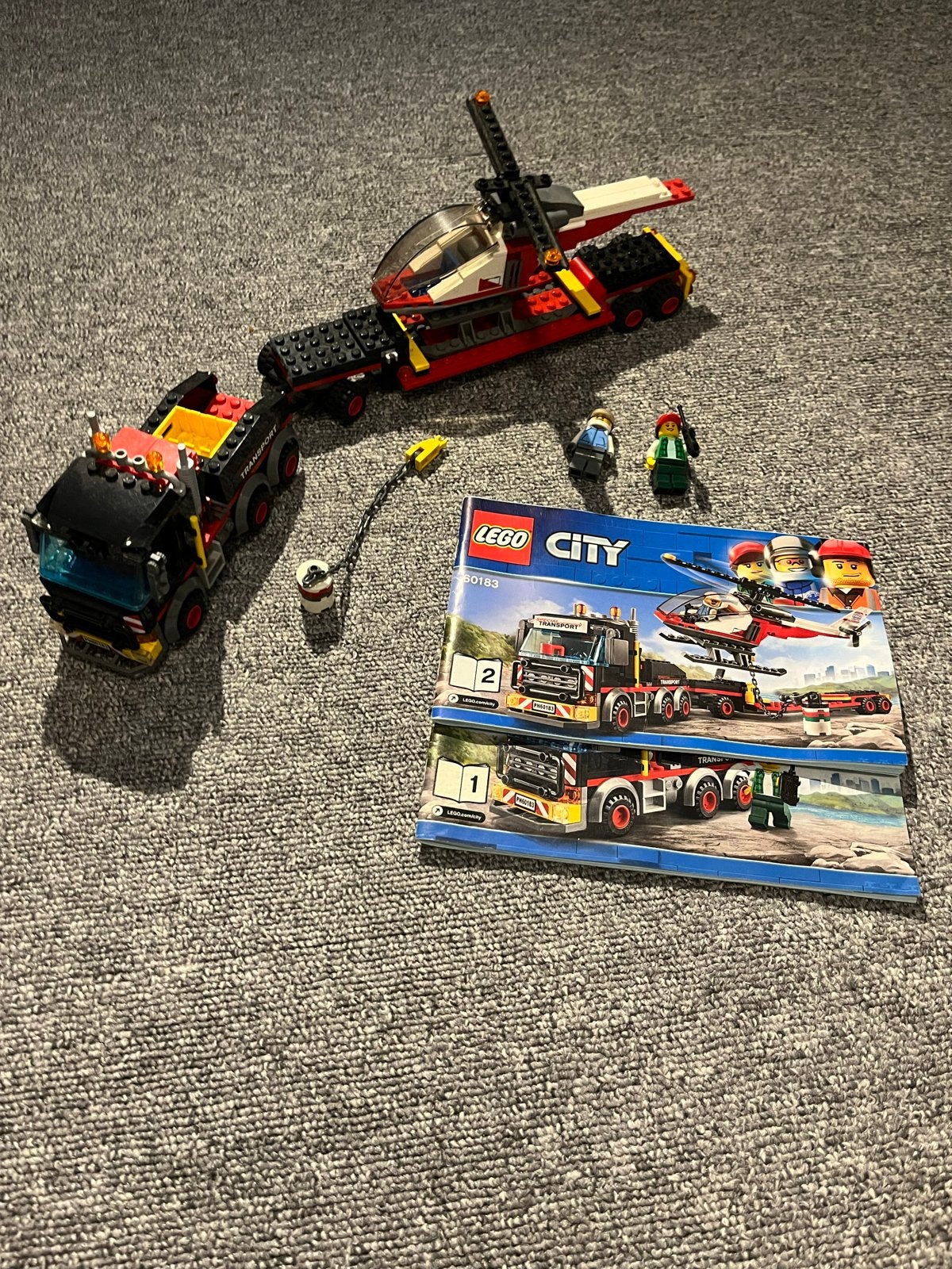 Foto 6 van LEGO City 60183 Zware Vrachttruck met Helikopter