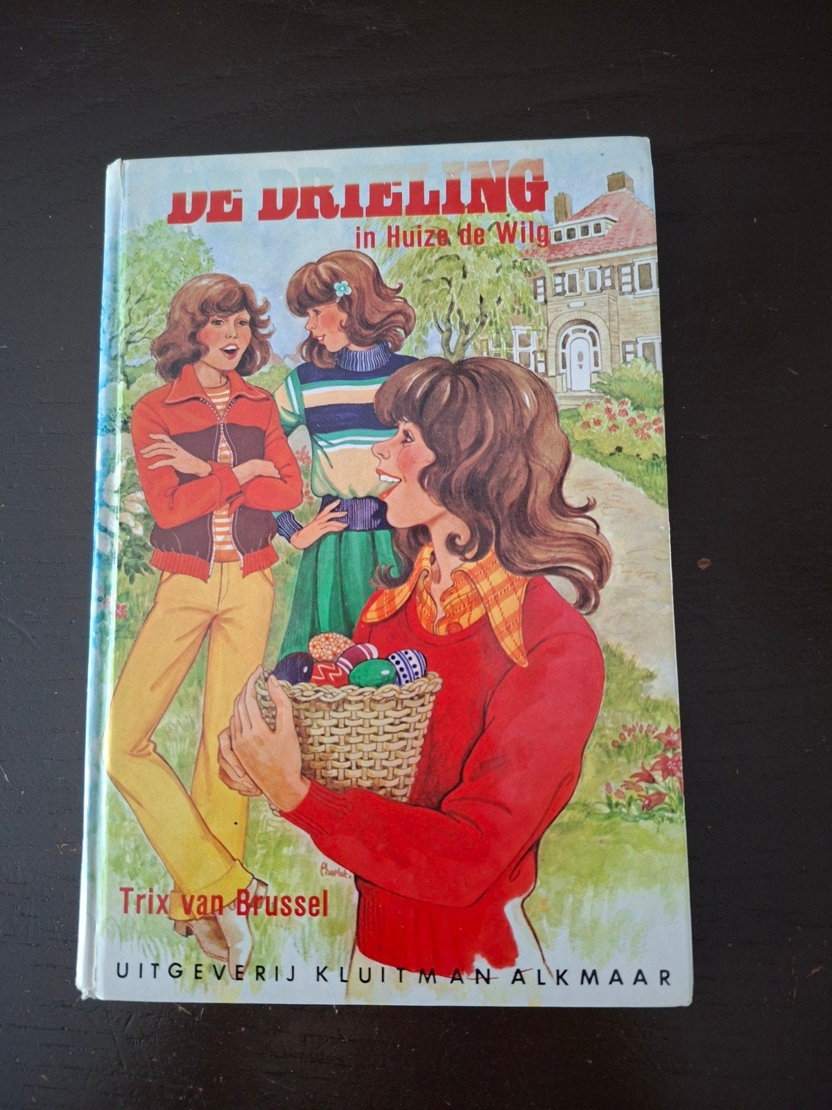 De Drieling in Huize de Wilg - Trix van Brussel, Ophalen of Verzenden, Gelezen, Trix van Brussel, Fictie