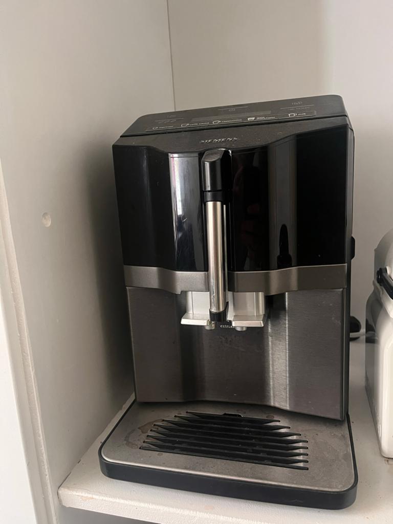 Siemen EQ300 TI355F09DE in goede staat!, Ophalen, Gebruikt, Espresso apparaat, Koffiebonen