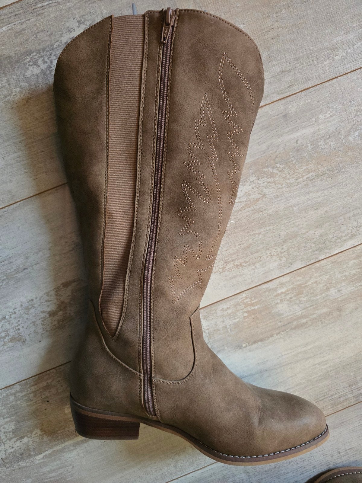 Bruine cowboylaarzen (brede kuit) maat 41- nieuw, Hoge laarzen, Bruin, Nieuw, Ophalen of Verzenden