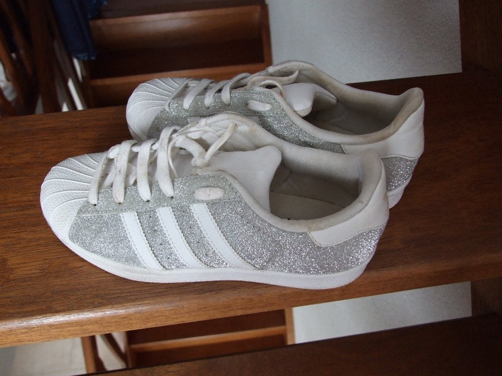 Adidas zilver glimmende gympen maat 36, Overige kleuren, Adidas, Ophalen of Verzenden, Sneakers of Gympen