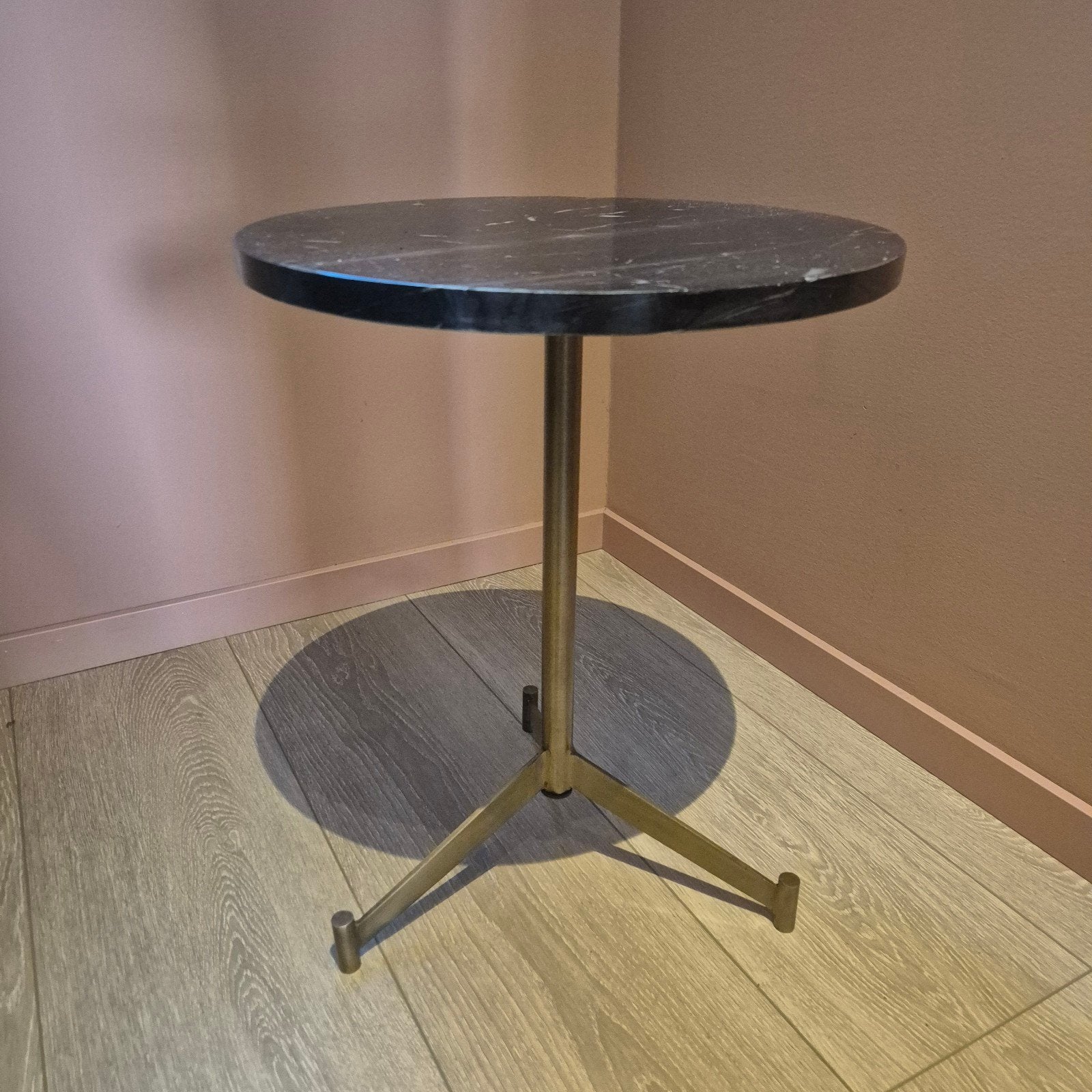 Natuurstenen bijzettafel, Ophalen, Zo goed als nieuw