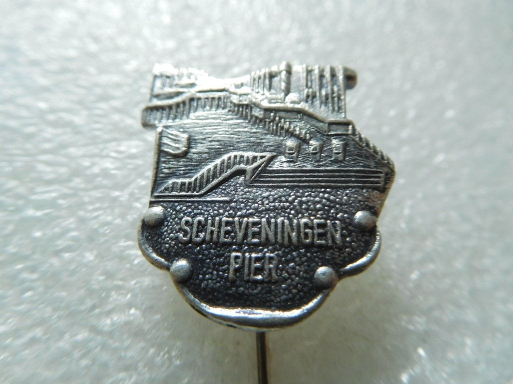 speldje Scheveningen Pier, Verzamelen, Speldjes, Pins en Buttons, Verzenden, Zo goed als nieuw, Overige onderwerpen