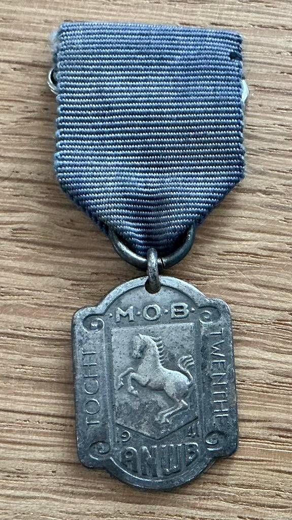 Oude medaille ANWB M.O.B twente tocht 1941 oorlogsperiode, Ophalen of Verzenden, Overige materialen