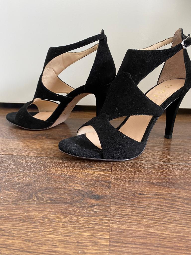 zwarte sandalen met hak - Unisa -  maat 39, Zwart, Zo goed als nieuw, Unisa, Sandalen of Muiltjes