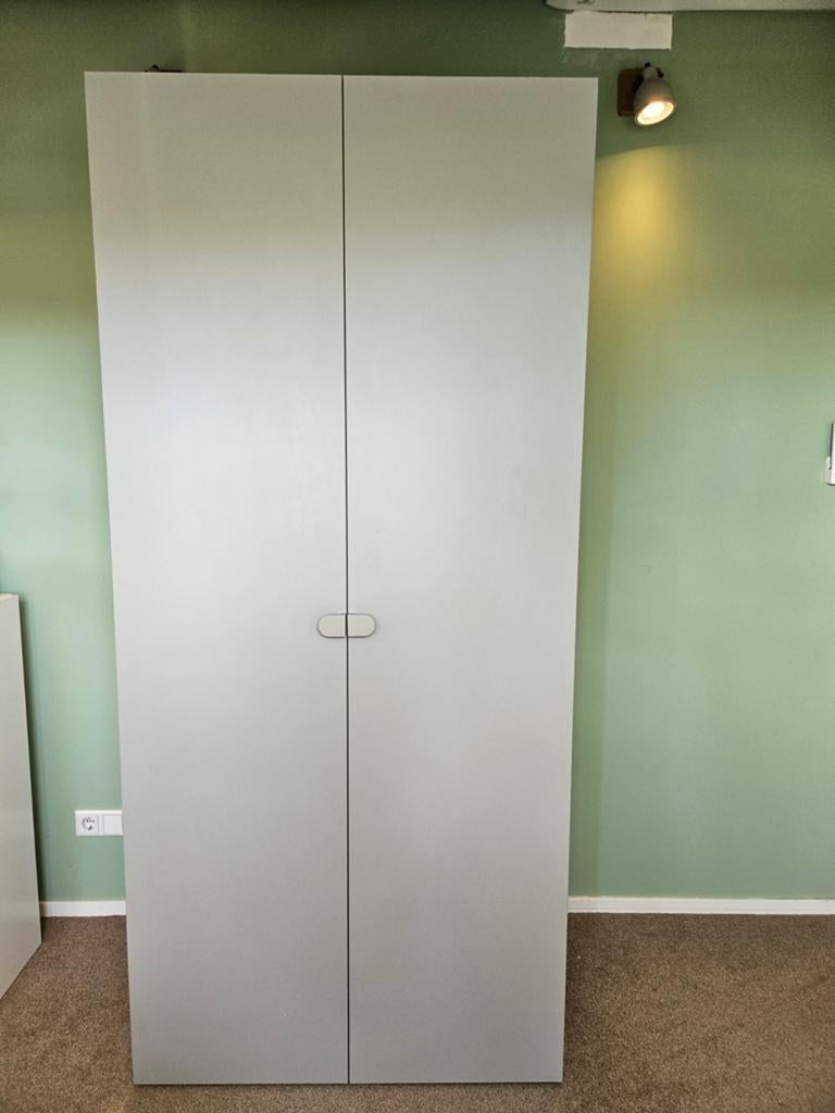 Grijze kledingkast met hang- en leggedeelte, Ophalen, Met deur(en), 200 cm of meer, 50 tot 100 cm