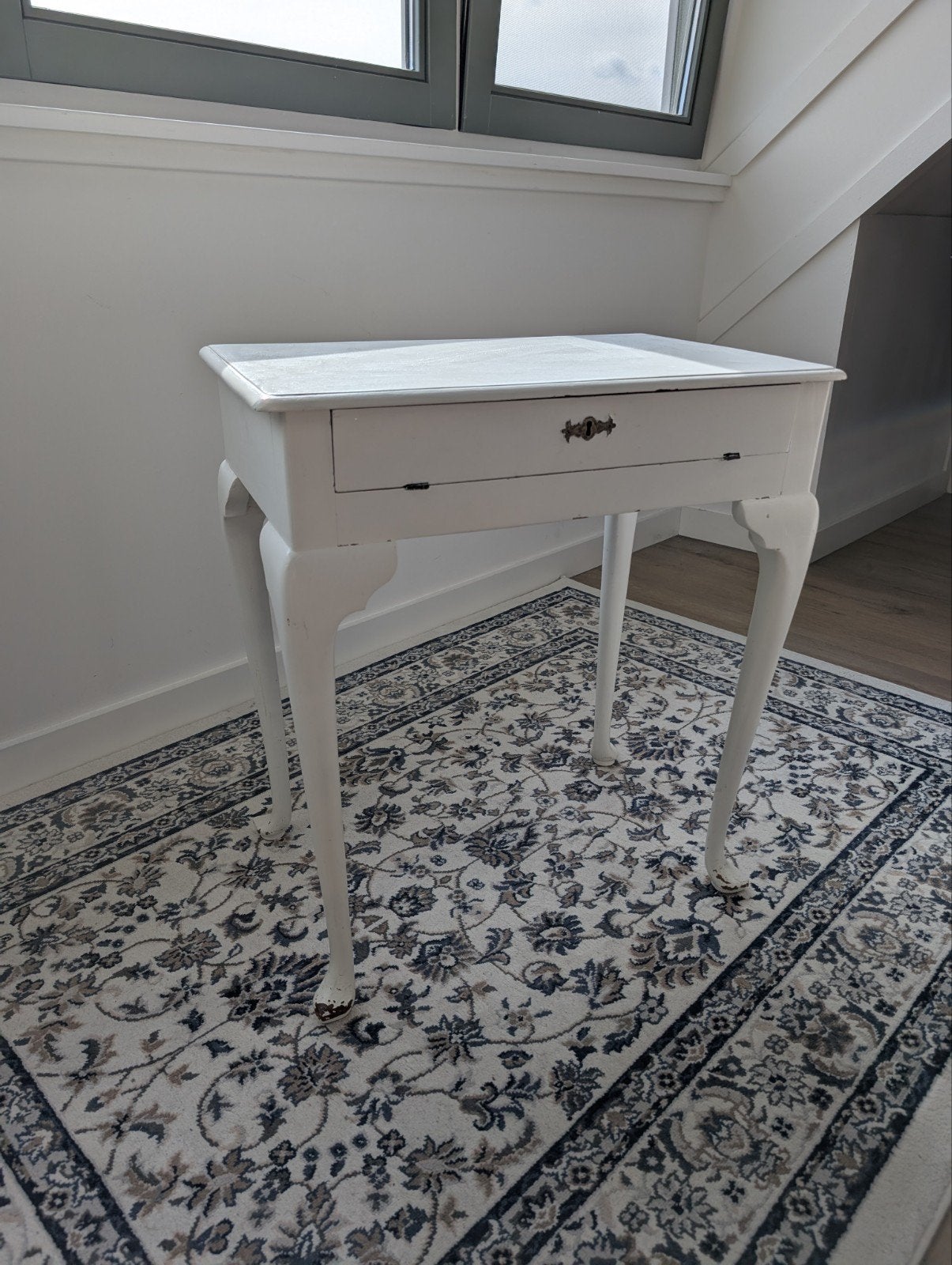 Foto 2 van [MOET WEG] Vintage make-up tafel met lade en opbergva