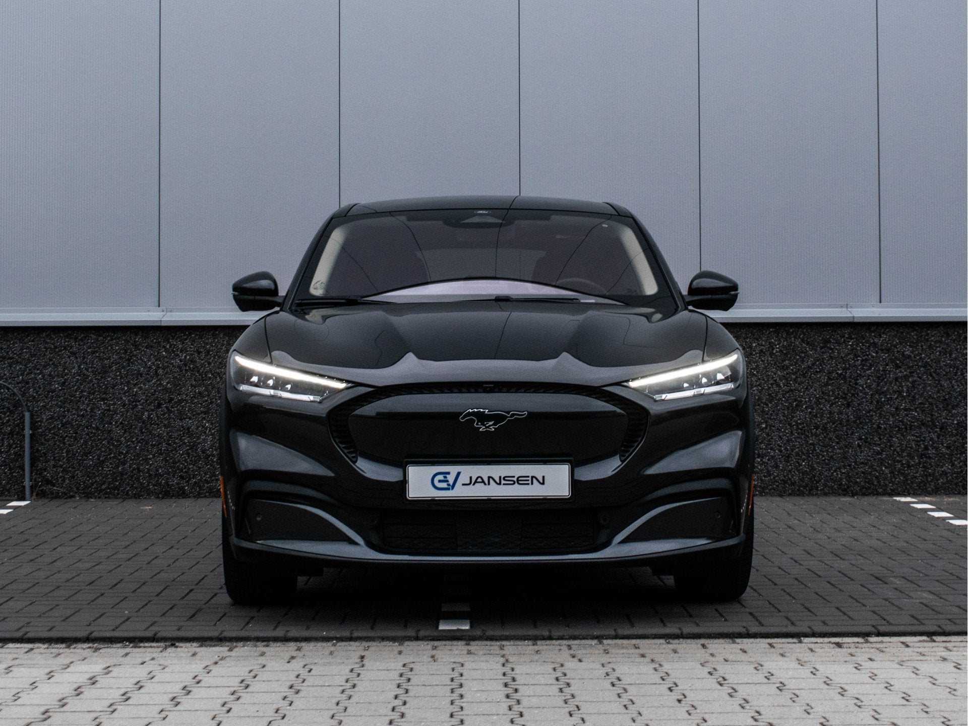 Ford Mustang Mach-E Extended RWD 98 kWh | SOH 95,8 | Pano |, Auto's, Automaat, Dealer onderhouden, Gebruikt, Zwart