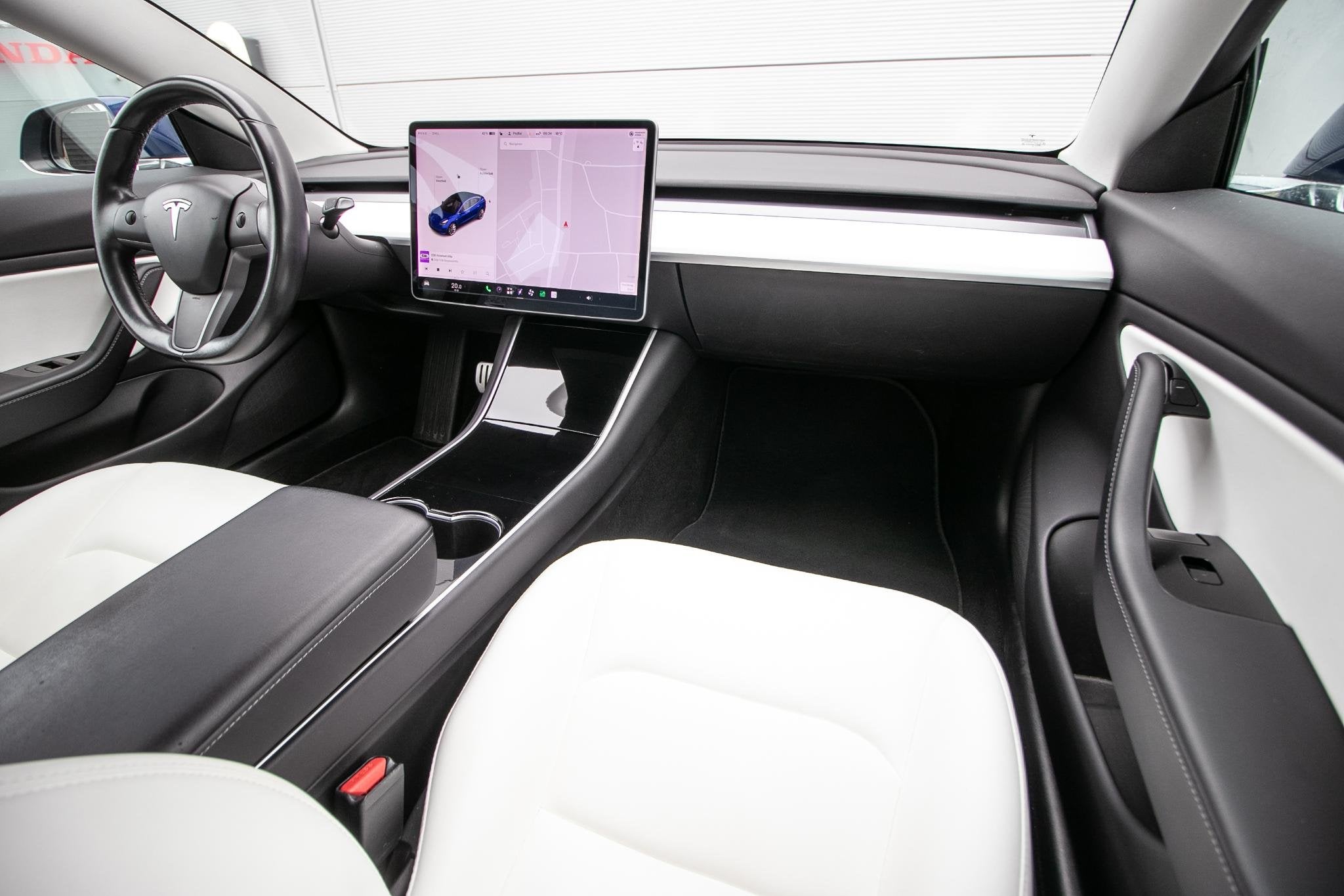 Tesla Model 3 Performance AWD 75 kWh - Stoel/achterb. verw., Automaat, Stof, 547 km, 462 pk