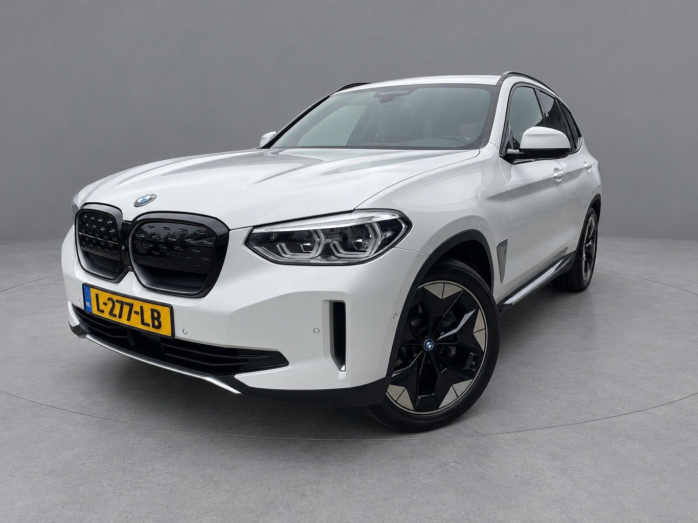 BMW IX3 High Executive 80 kWh PANORAMA DAK, FULL OPTIOS DEAL, Auto's, Dealer onderhouden, Achterwielaandrijving, Gebruikt, 1333 min