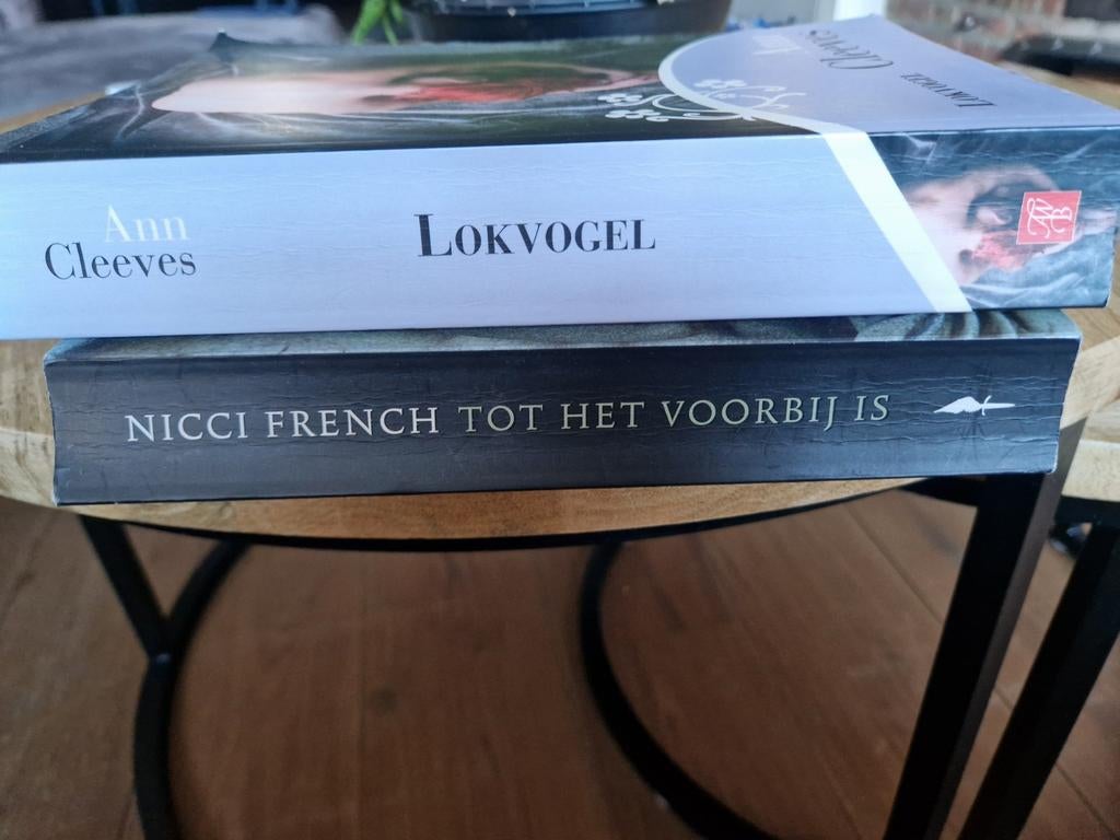 Thriller Boeken: Ann Cleeves & Nicci French, Ophalen of Verzenden, Gelezen, Ann Cleeves, Nicci French, Europa overig