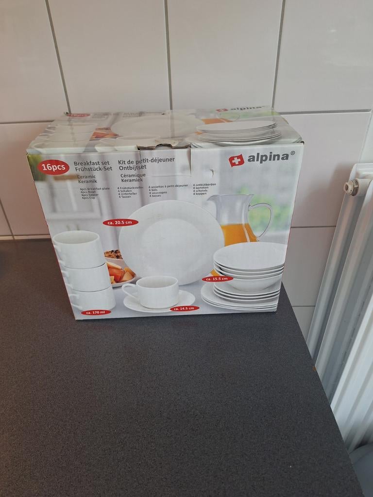 Alpina 16-delig ontbijtset - Nieuw in doos, Keramiek, Nieuw, Ophalen of Verzenden, Effen