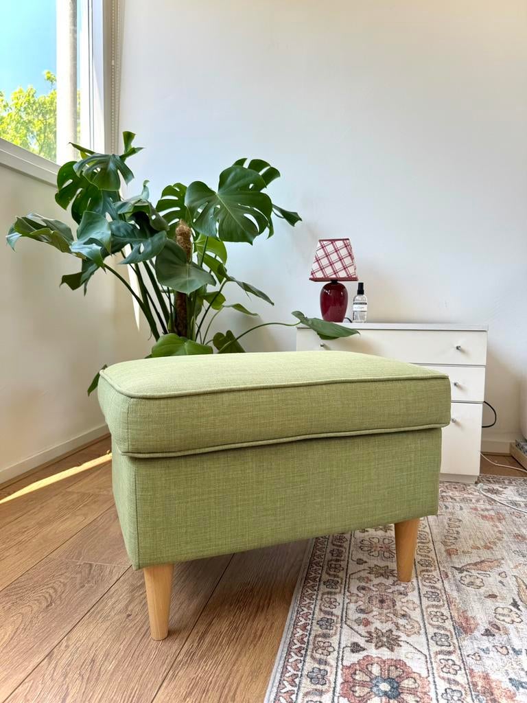 IKEA Strandmon ‘skiftebo groen’ voetenbankje / krukje, Huis en Inrichting, Banken | Voetenbanken en Poefen, Ophalen, 50 tot 75 cm