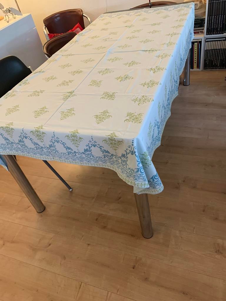 Mooi tafelkleed, pasteltinten. Maten 183x135cm. Katoen, Ophalen of Verzenden, Rechthoek