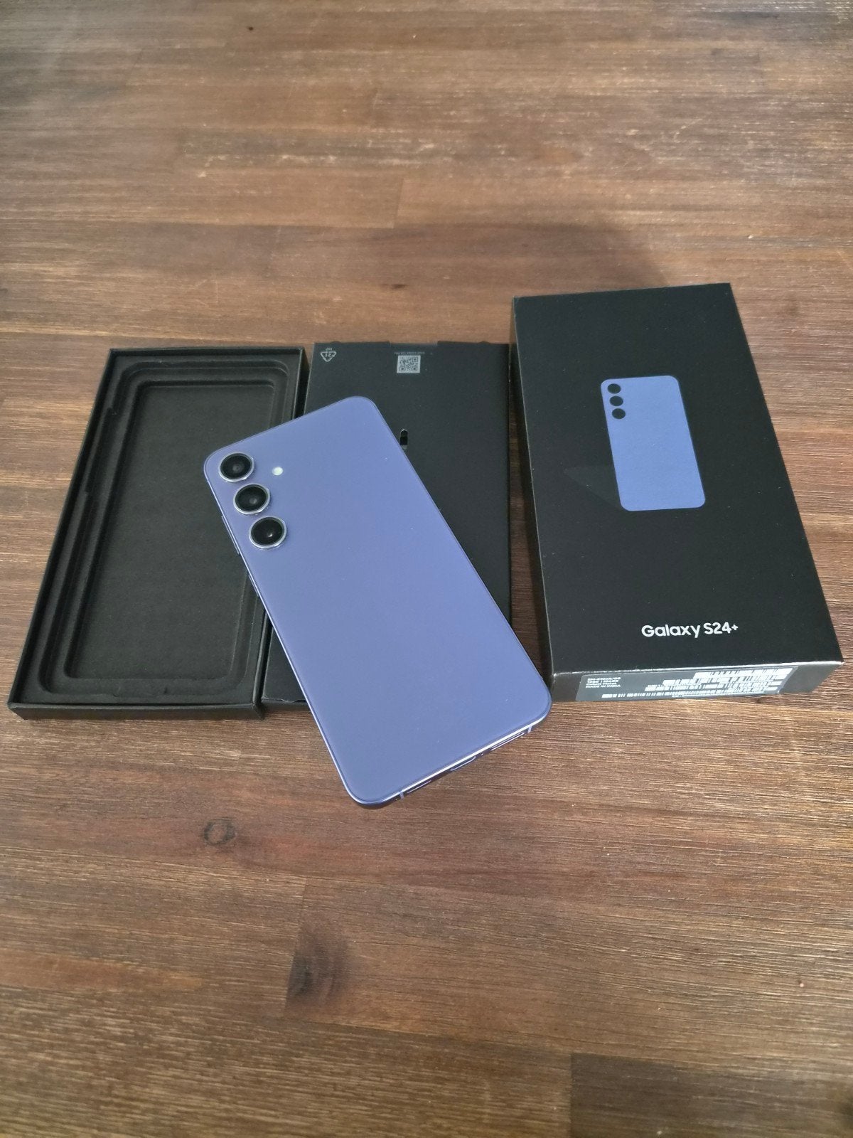 Foto 11 van Samsung Galaxy S24 PLUS 256GB Cobalt Violet - Zo goed als ni
